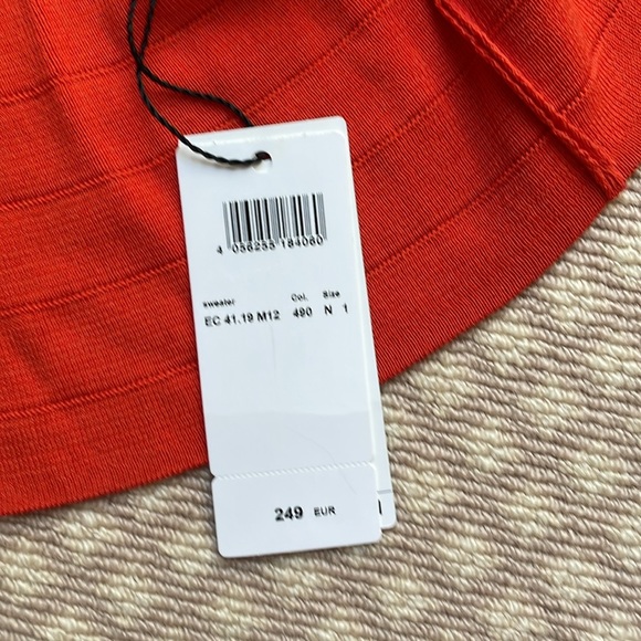 Beautiful orange, Marc Cain sweater. Never worn. Perfect for spring. - Picture 3 of 6